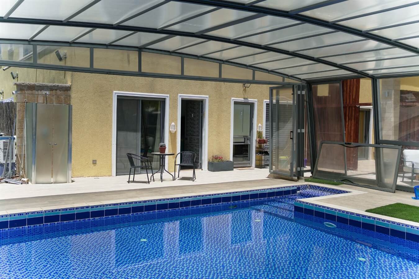 פנינה בלב היער