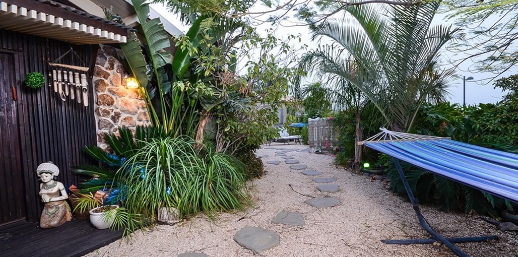 ונילה גריי ונילה גריי - החצר והבריכה (28).jpg