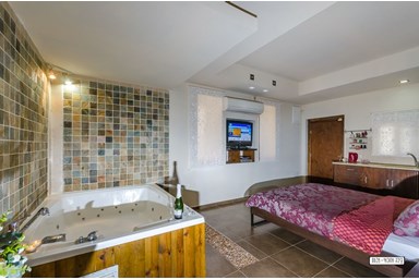 דבש לאוהבים - סוויטת רותם