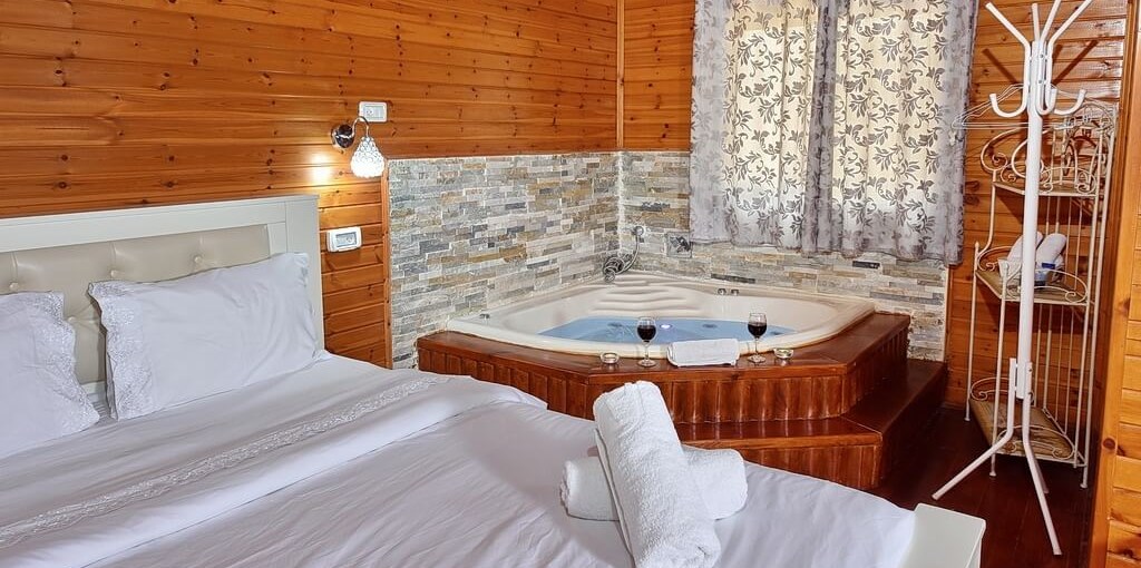 בקתות מעיינות האהבה BEA_5418_0.jpg