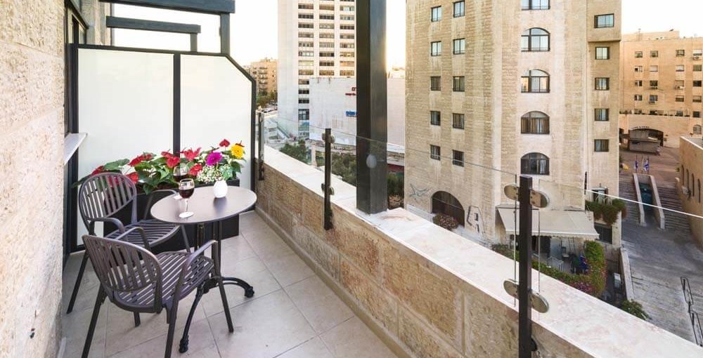 מלון סיטי סנטר ירושלים מרפסת.jpg