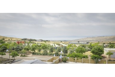 אהבה בגולן - החצר והבריכה