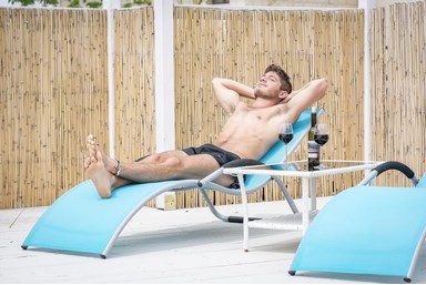 אהבה בגולן - החצר והבריכה