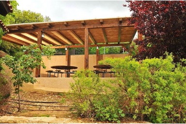 שילובים בטבע - הנוף והמתחם