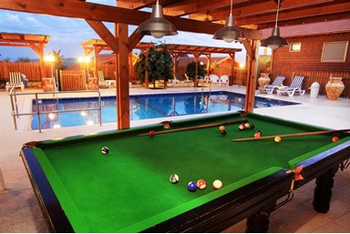 פינה בסג'רה