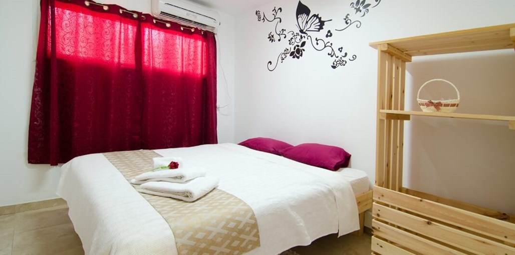 נועם בערבה BAL_5021 bint.jpg