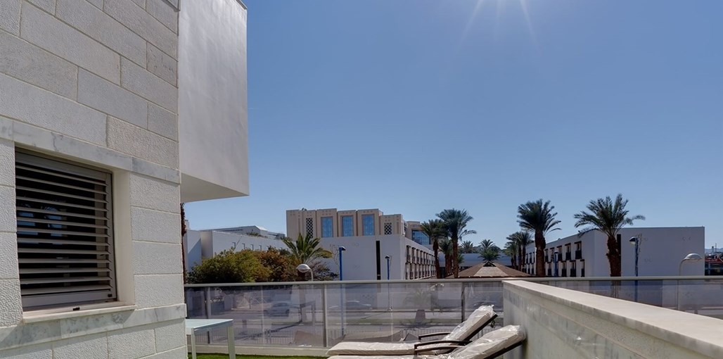 סוויטות רויאל פארק דירת אירוח 1 (4).jpg