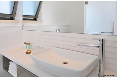 מלכי האוס - סוויטות אור ויובל