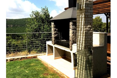 מלכי האוס - בריכת השחיה והנוף