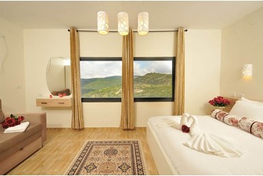 צימר נגיעות בטבע - משפחת מנדו - הסוויטות