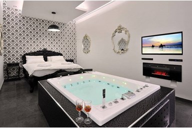 אחוזת דיימונדס - הג'קוזי הפטיו והנוף