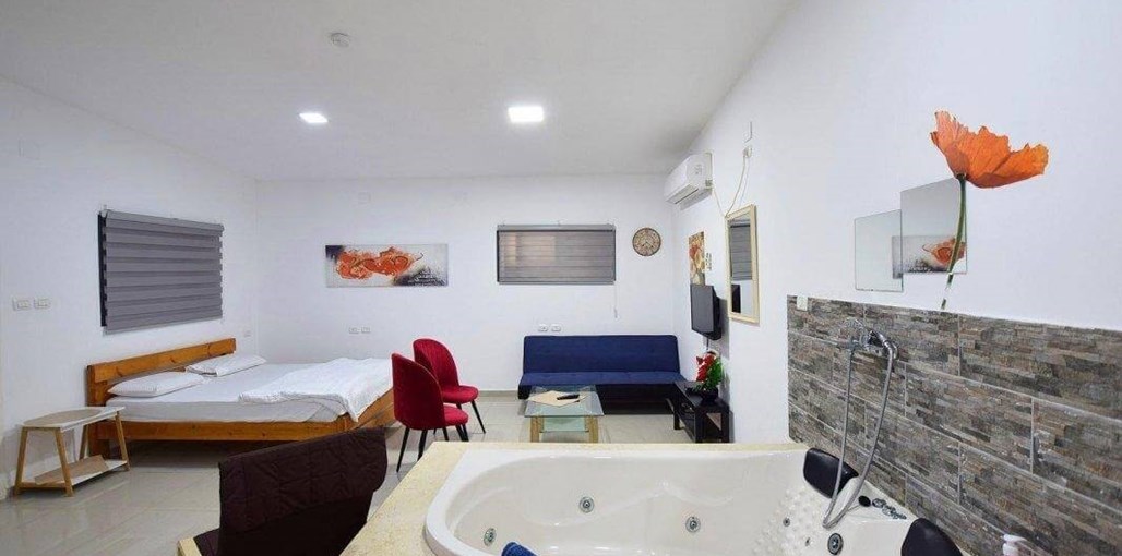 אחוזת הסתיו למרגלות הגלבוע כללי (7).jpg