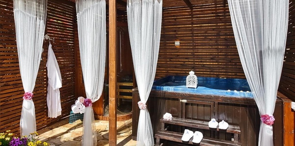 אגם האגדות חצר נוף וספא (7).jpg