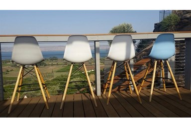 יעלית ואורית - מתחם הבריכה