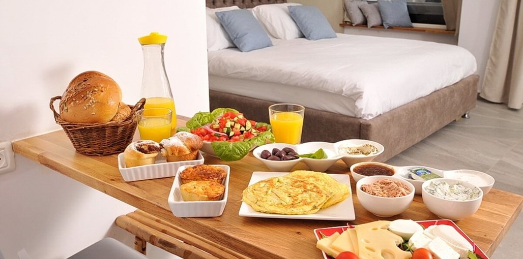 Chill Out - סוויטות יוקרה ארוחת בוקר (1).JPG