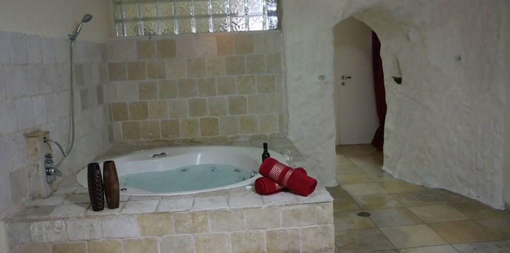 אחוזה באגם חמאם (2).jpeg