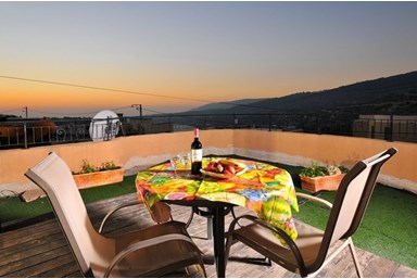 נוף לים - מתחם החוץ והבריכה