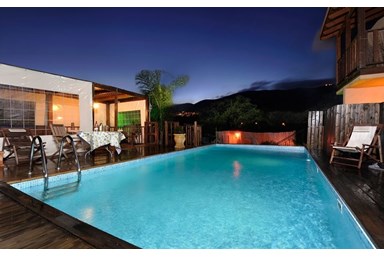 נוף לים - מתחם החוץ והבריכה