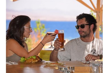 קולוניה אילת - המסעדה