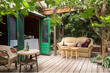 לבנדרין - החצר והסביבה 