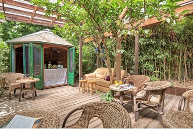 לבנדרין - החצר והסביבה 