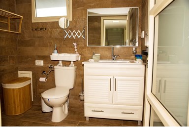 בקתות השמש - הבקתות