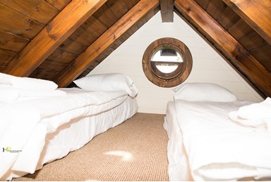 בקתות השמש - הבקתות