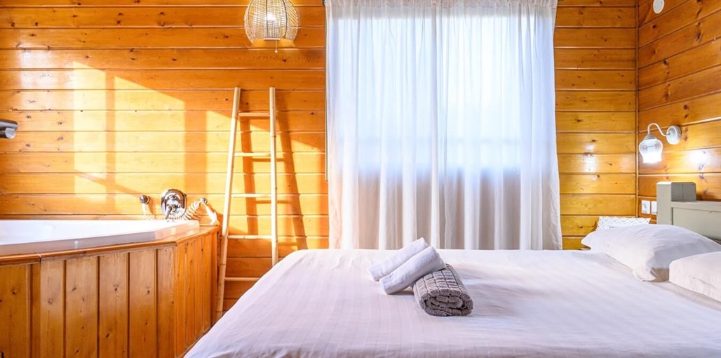 מתחם רוזמרין בקתות העץ (23).jpg