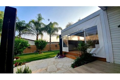 אתנחתא במושב - בחצר ובמתחם החיצוני