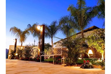 אתנחתא במושב - בחצר ובמתחם החיצוני