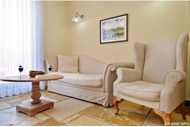 אחוזת יוסף - סוויטת אודם