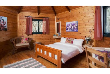 בקתות לבנדר בהרים