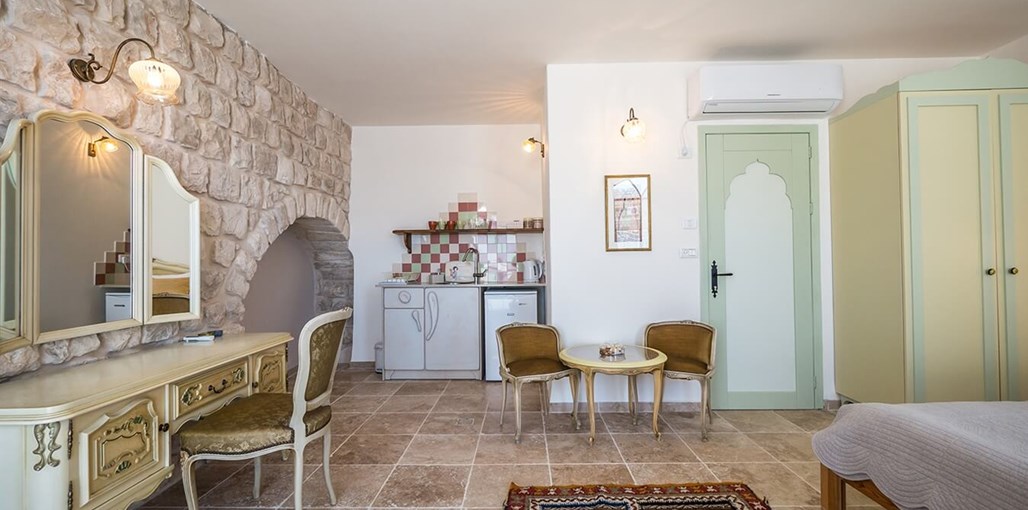 the way inn צפת תפארת (3).jpg