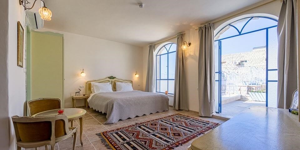 the way inn צפת image.jpg