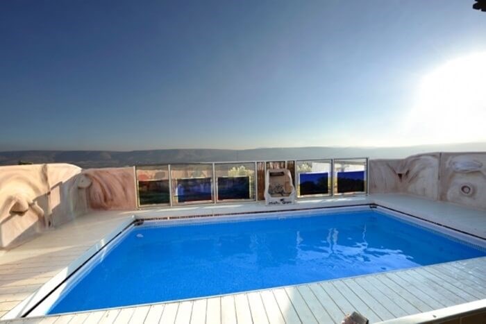 נוף לתבור חצר בריכה וספא (8).jpg