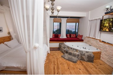 צימר לכנרת - סוויטת ברוש