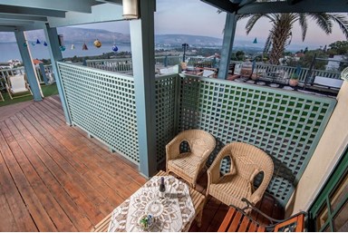 צימר לכנרת - סוויטת ברוש