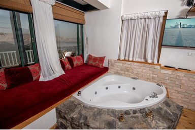 צימר לכנרת - סוויטת ברוש