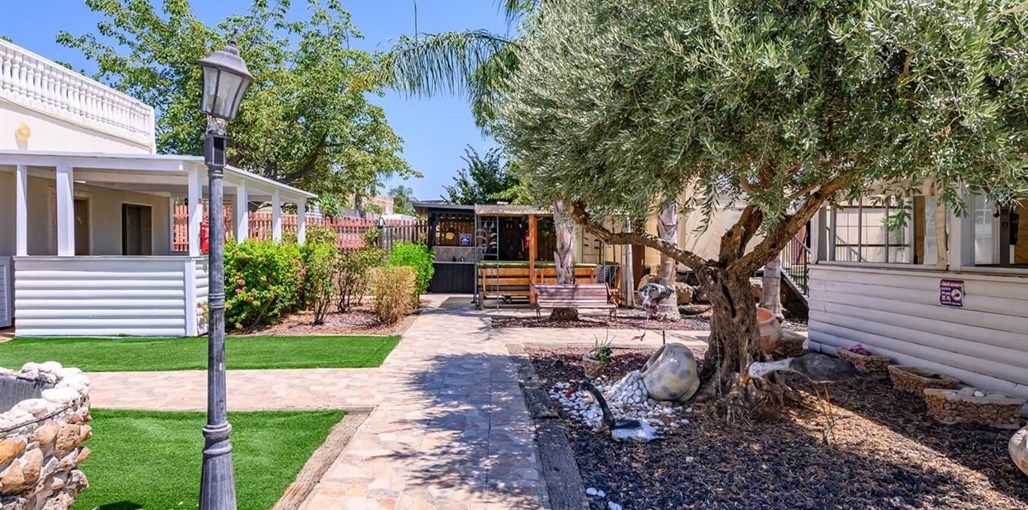 אחוזת ריצ'מונד חצר (9).jpg