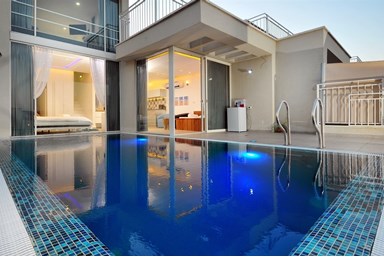 אלומות יוסף - המתחם והבריכות