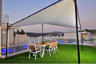 אלומות יוסף - המתחם והבריכות