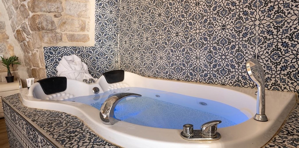 האחוזה בלב העתיקה גן עדן מתחם B (1).jpg