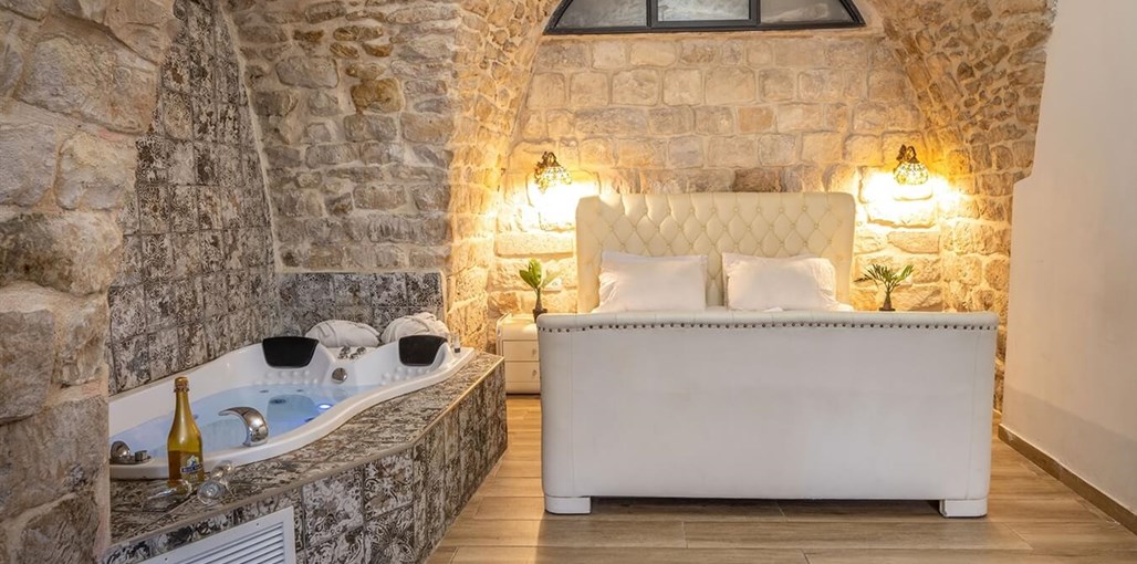 האחוזה בלב העתיקה מערת הסוד מתחם B (1).jpg