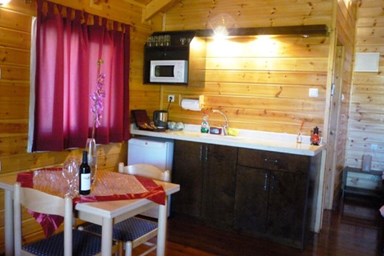 שדרת האקליפטוס - הבקתות