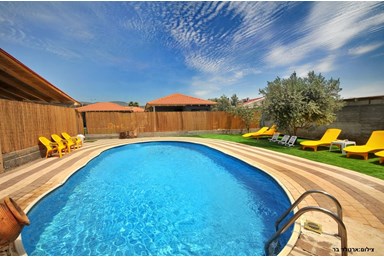 אחוזת נעמה - מתחם החצר