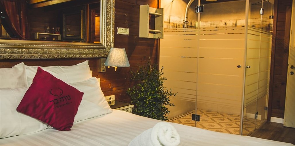 נווה בר בקתות העץ חדש (3).jpg