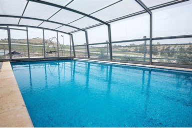 אחוזת שילת - הבריכה והחצר