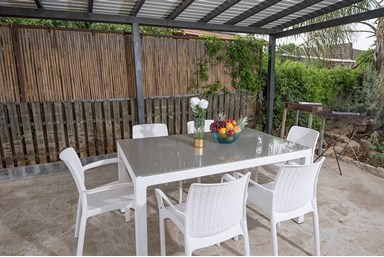 אחוזת שילת - הבריכה והחצר