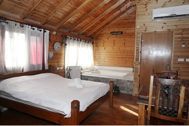 יחידות סגולה - הבקתה המשפחתית