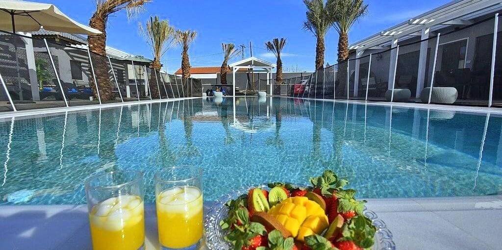 אחוזת שקד בריכה ערוך (2).jpeg